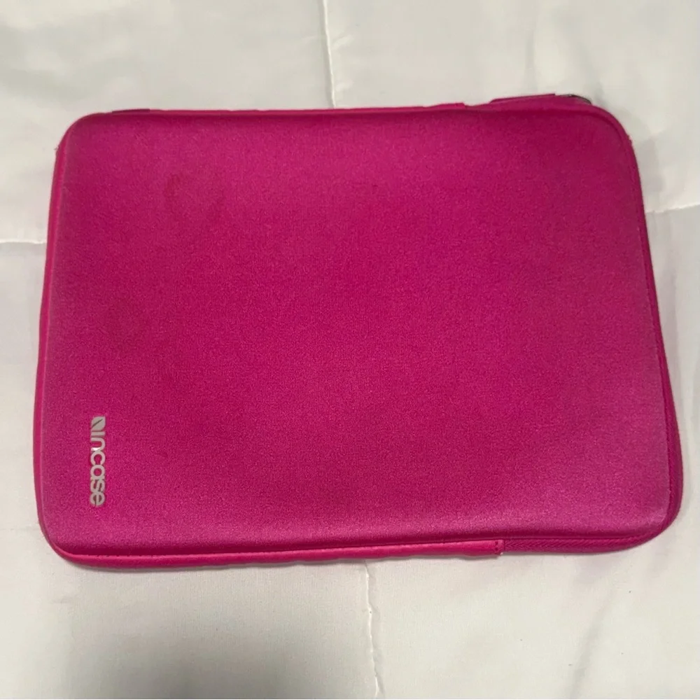 Incase Sleeve for 9-inch Tablet